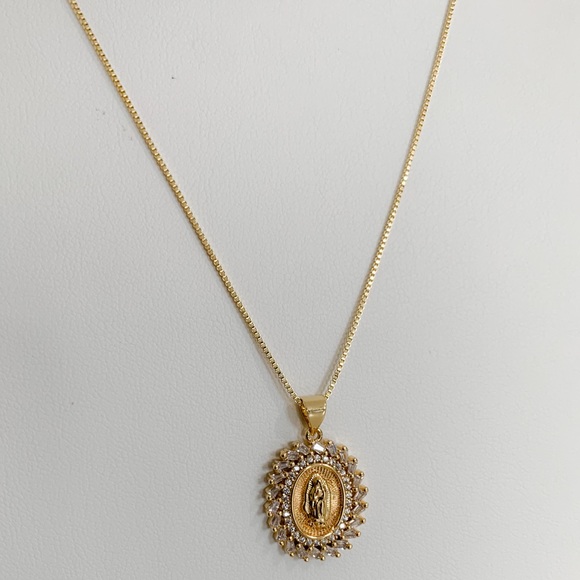 🎉HP🎉Virgin Mary Necklace | 18k Gold Filled - Picture 4 of 6